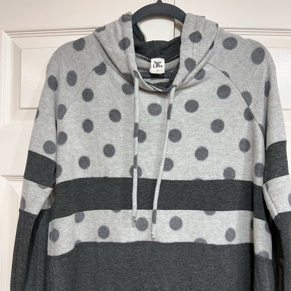 Sew in Love Womens Polka Dot Grey Hoodie Size Small NWOT